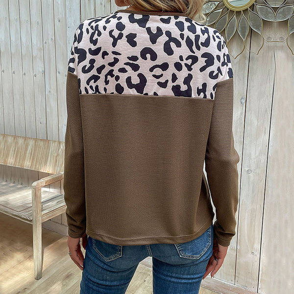 Round Neck Buttoned Leopard Print Top