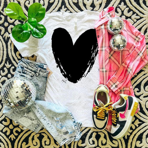 Sucker Black/white Heart tee